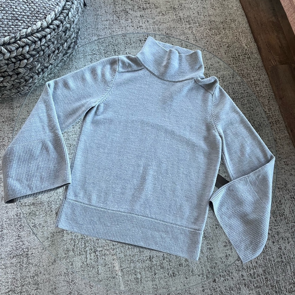 Lululemon City Trek Turtleneck
Heathered Silver Drop Women's gray Sweater